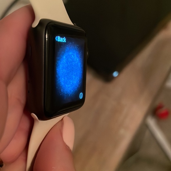 Apple Watch series 2 like new - Picture 4 of 5